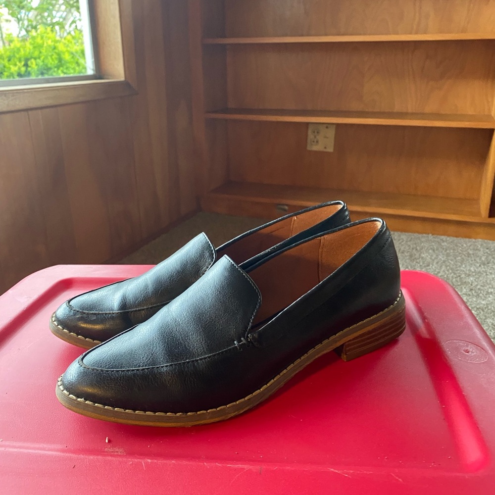 Indigo Classic Women’s Black Leather Loafers Shoes Size 7M